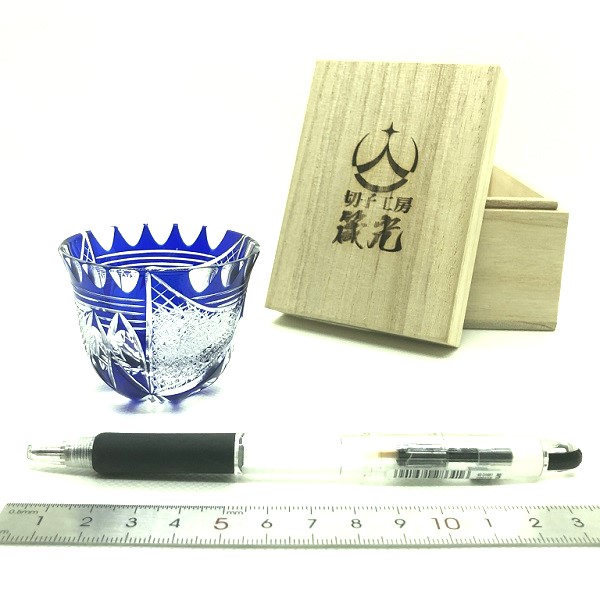 切子、ぐいのみ、高級、オリジナル、創作、江戸切子の技法、伝統的、切子作家