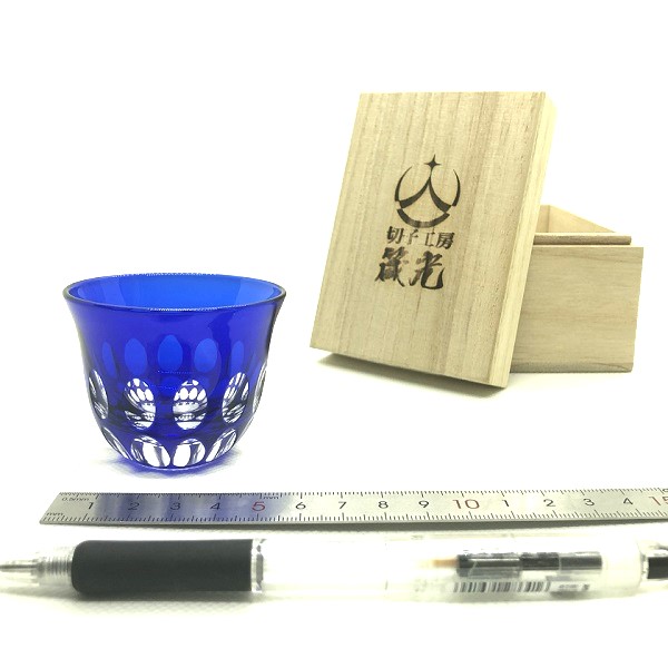 切子、ぐいのみ、オーバル、おちょこ、かわいい、ガラス、江戸切子の技法、伝統的、切子作家