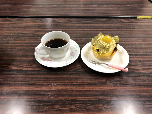 コーヒーとケーキ